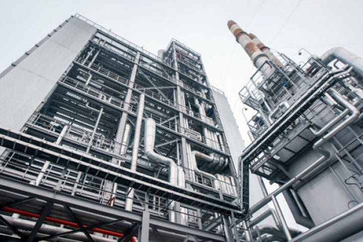 Приставы остановили работу нефтеперерабатывающего завода в Коченево