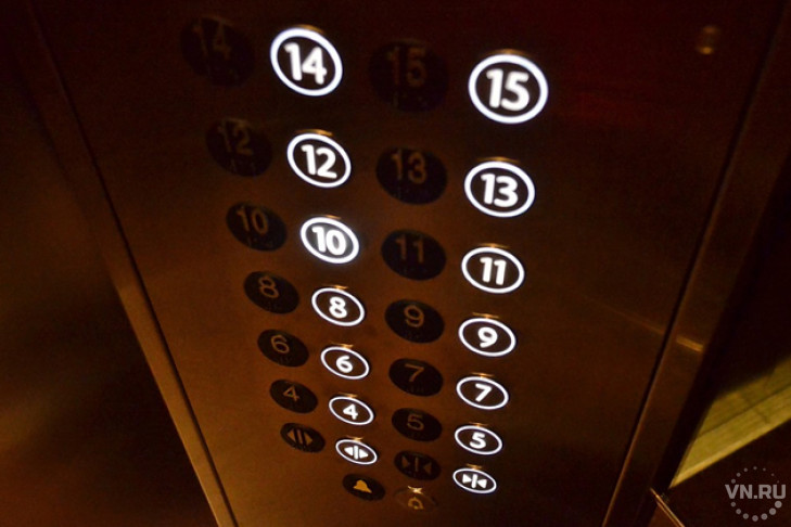 Мужчина упал в шахту лифта с 8 этажа