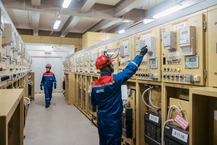 Электрики проверяют все дома левобережья после аварий на теплотрассах в Новосибирске