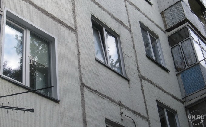 В Минске из окна шестого этажа выпала 4-летняя девочка
