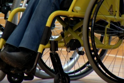 Спортсменам-инвалидам подарили автомобиль для поездки на соревнования