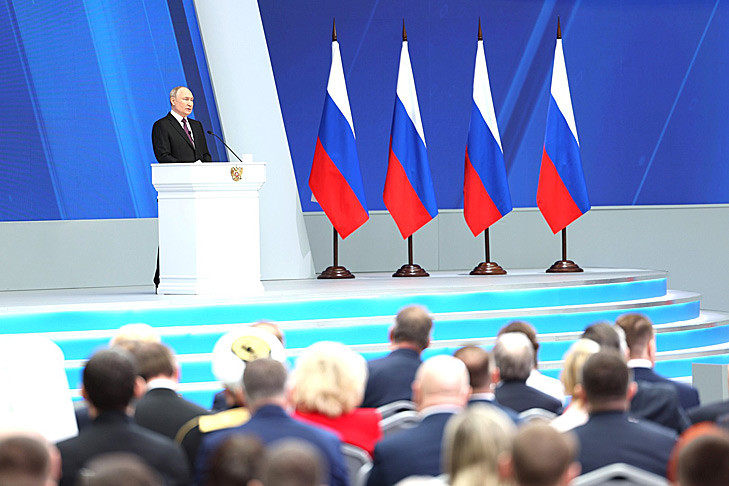 Путин предложил увеличить МРОТ до 35 тыс. рублей к 2030 году
