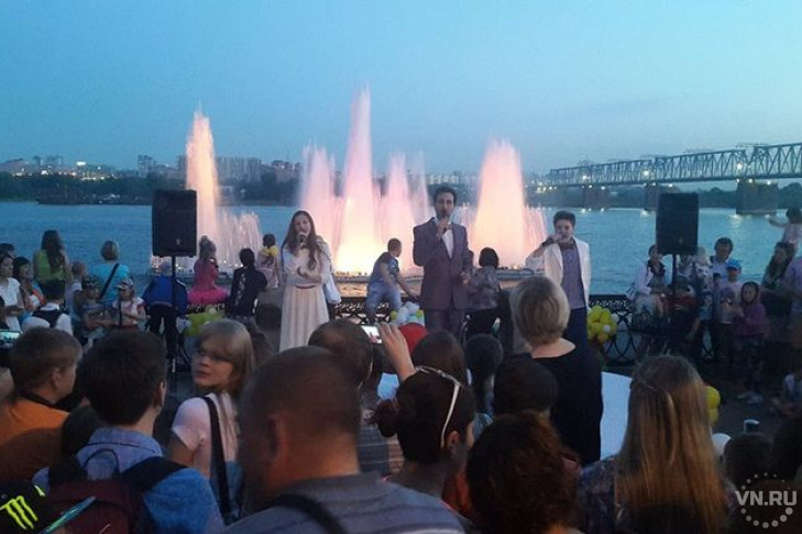Историческое шоу «с фонтанами» на набережной Оби сделают регулярным