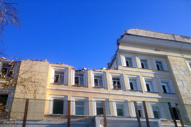 Легендарный «Дом женихов» снесли на Красном проспекте 