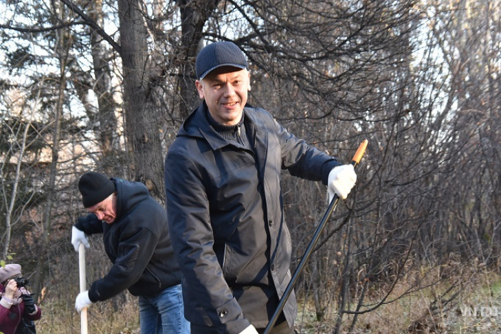 Врио губернатора Андрей Травников поделился мнением о том, как решить мусорный вопрос