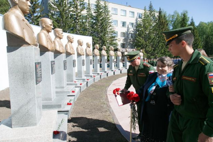 Мемориал «Героям Отечества» открыли в Новосибирске 