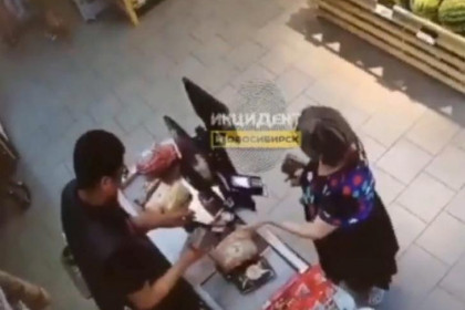 Женщина из «кладбищенской мафии» Новосибирска напала на ребенка в магазине