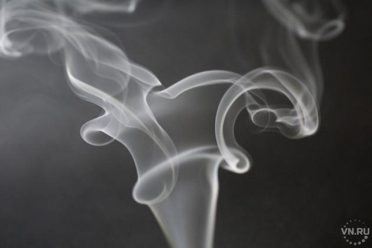 Суд официально разрешил новосибирцу курить на балконе 