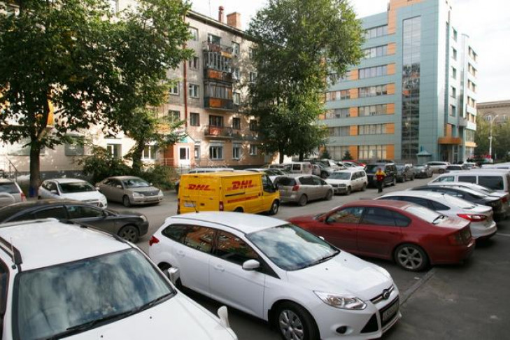 О бедах с припаркованными авто рассказали новосибирцы