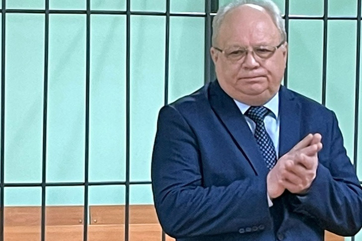 Суд оправдал главу округа Канунникова в сносе стелы Победы в Новосибирске