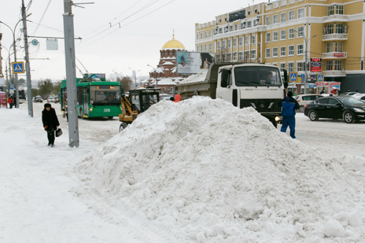 Область поможет Новосибирску с уборкой снега