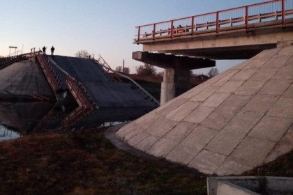 Автомобильный мост обрушился ночью в Чулымском районе Новосибирской области