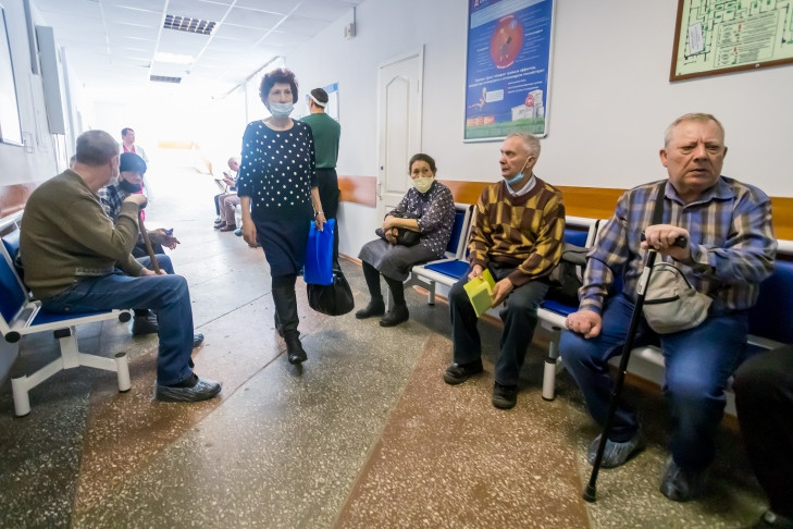 На усиленный режим работы из-за всплеска ОРВИ переходят поликлиники Новосибирска