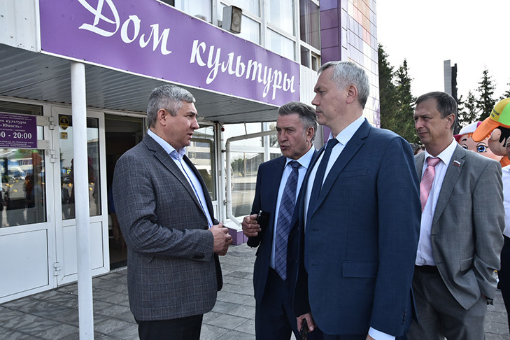 Губернатор поручил ускорить строительство социальных объектов Кочковского района