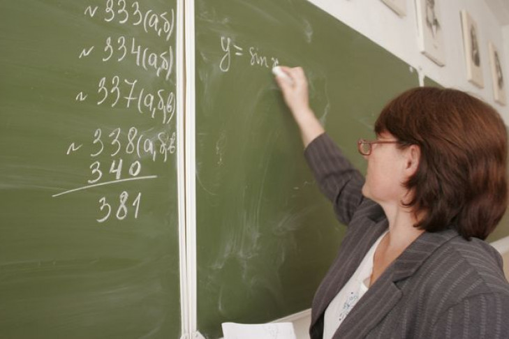 Математиков и учителей иностранного не хватает в школах