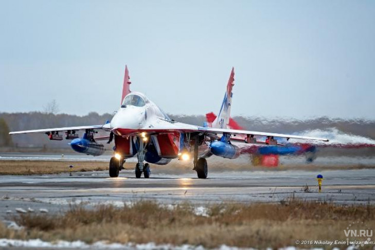 «Стрижи» и «Русские Витязи» пролетели над Новосибирском