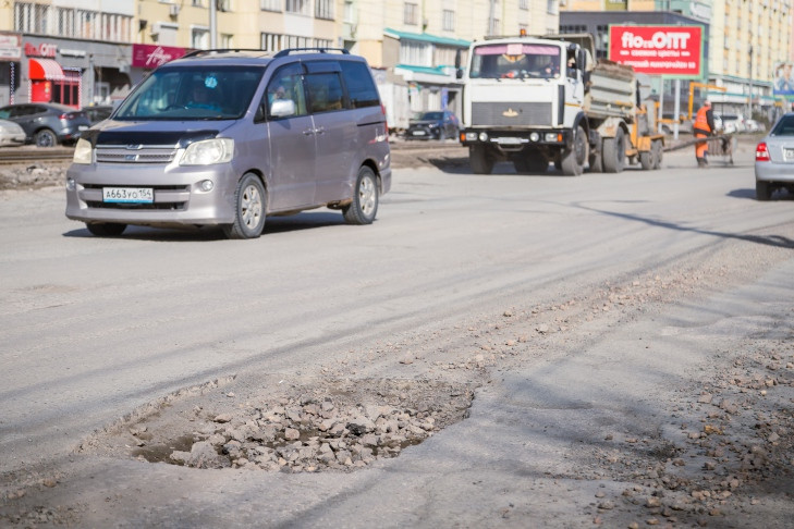 Дорожники сделали 1 процент ямочного ремонта в Новосибирске
