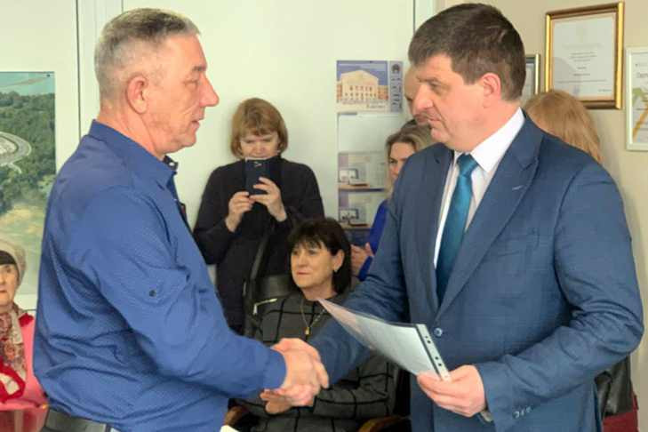 Первые жилищные сертификаты жителям Херсона и Херсонской области выданы в Новосибирске