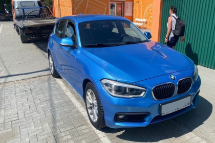 Судебные приставы «купили» BMW у должницы из Новосибирска
