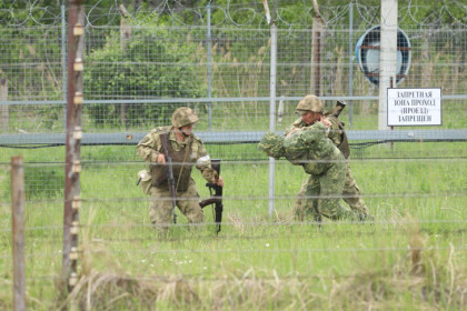 Бойцы Росгвардии схватили противника в запретной зоне под Новосибирском