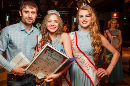 В новом клубе "Отдых" выбрали самую красивую студентку Новосибирска