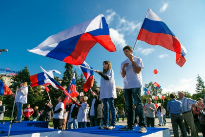 Празднование Дня Государственного флага РФ пройдет в центре Новосибирска