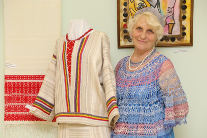 «Чудо-женщина»: 73-летняя авиаконструктор плетет кружево 14 века