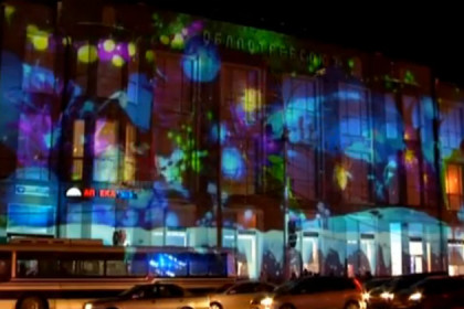 Лазерное шоу на площади Ленина показывают каждый вечер до Нового года