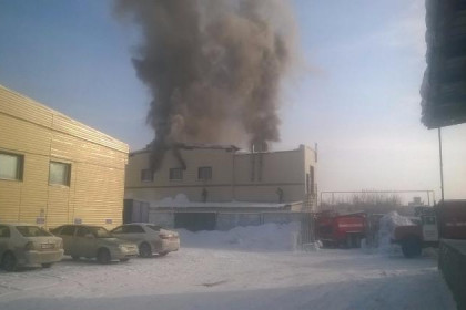 В котельной Новосибирска пожарные устраняют серьезное возгорание