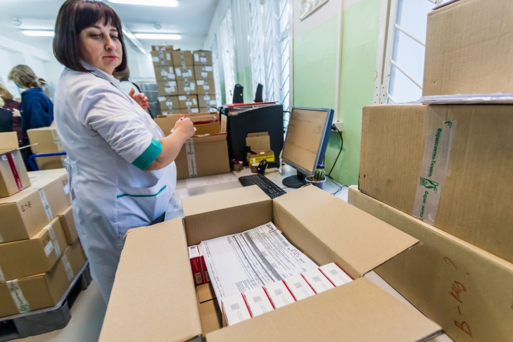 Увеличить поставки антибиотиков в аптеки Новосибирской области поручил Андрей Травников