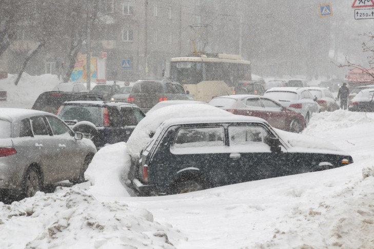 Об опасности мокрого снега и гололеда предупредил Минтранс Новосибирской области