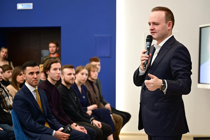 В Новосибирске Владислав Даванков предложил оценивать чиновников через «Госуслуги»