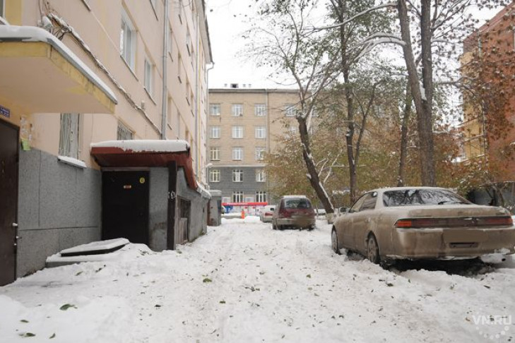 20-летний парень разбился, упав с шестого этажа в Новосибирске