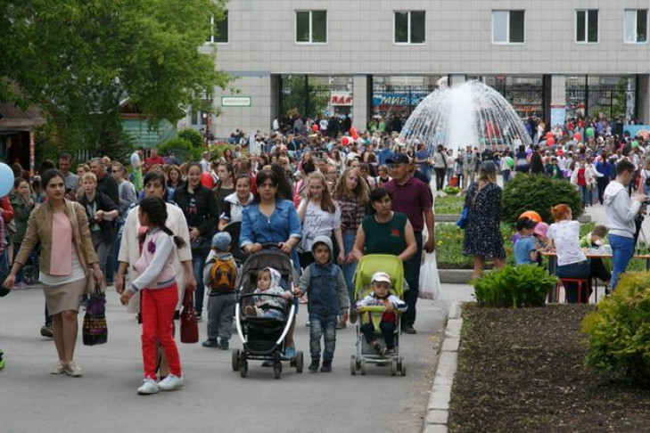День защиты детей отмечают в Новосибирске: фоторепортаж 