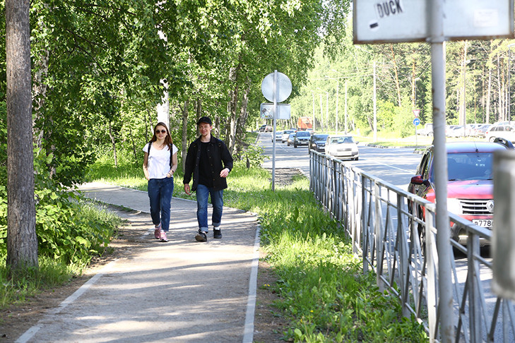 Андрей Травников поручил мэру Новосибирска взять на контроль комплексный ремонт дорог и тротуаров по примеру Академгородка