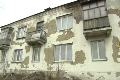 Разваливающийся дом на ул. Большевистской не признан аварийным