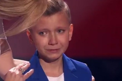 Майкл Джексон из Новосибирска расплакался в «Голос. Дети» 