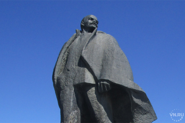 Памятнику Ленина сделают резиновое основание