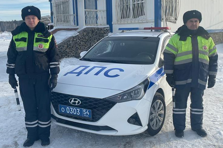 Мужчину с раздробленным пальцем спасли полицейские в Новосибирской области