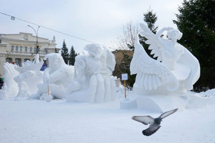 Арлекин, Мазай и балерина – снежный Год театра в Новосибирске