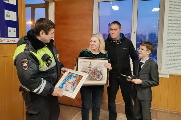 Инспектор ДПС спас жизнь ребенку в Новосибирске