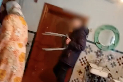 Новосибирские подростки ограбили пенсионерку и сняли себя на видео