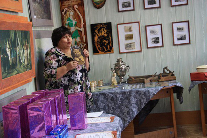 Восемь рубанков подарили музею в Баганском районе