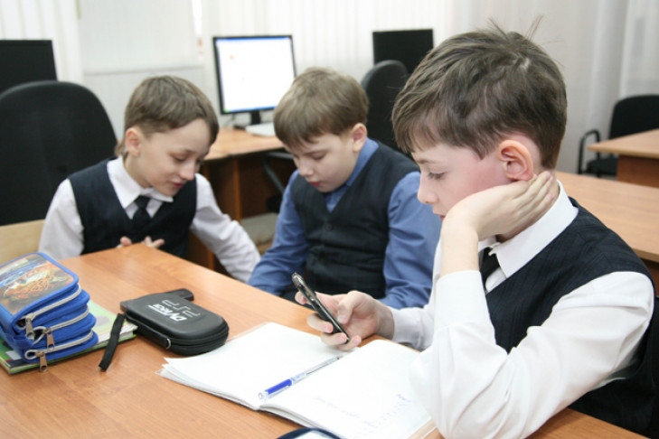 Весенние каникулы в школах Новосибирска начнутся в среду из-за коронавируса