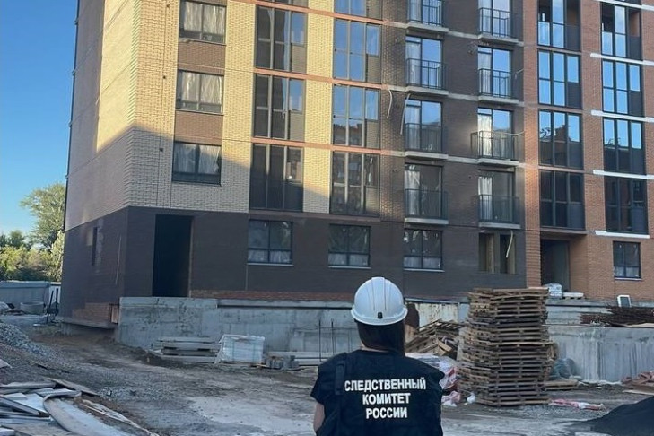 Двое детей упали с 30-этажного дома во время выполнения строительных работ