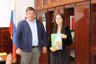 Андрей Фишер вручил сертификаты на приобретение жилья одиннадцати детям-сиротам