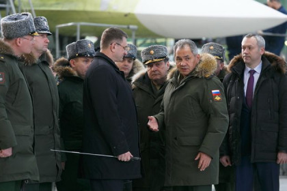 Сергей Шойгу проинспектировал создание истребителей Су-34 
