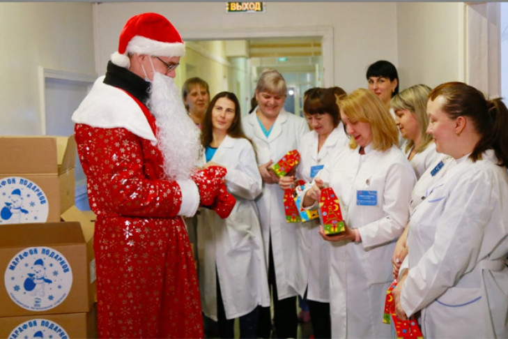 В Новосибирске 35 тысяч подарков получат дети врачей, работающих в «красной» зоне