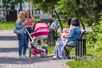 Многодетные новосибирцы с долгами получили защиту от судебных приставов