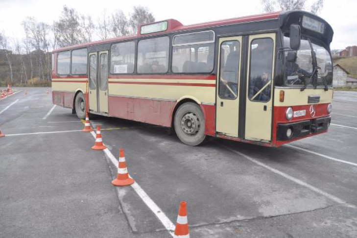 Водители длинномерных автобусов стали лучшими на конкурсе в Бердске